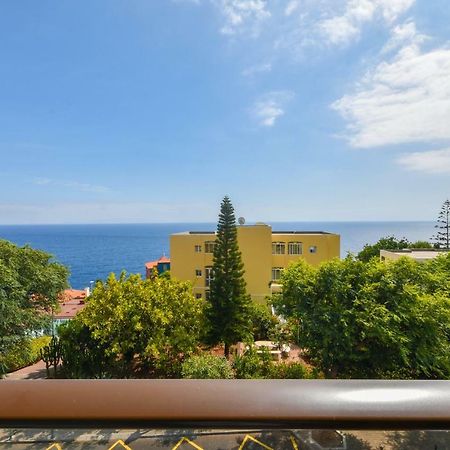 קאניקו Spacious 3 Bedroom By The Beach מראה חיצוני תמונה