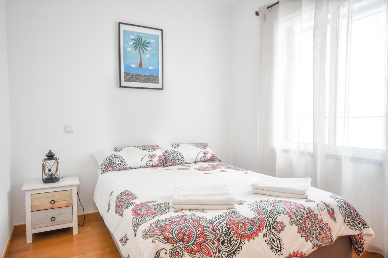 קאניקו Spacious 3 Bedroom By The Beach מראה חיצוני תמונה